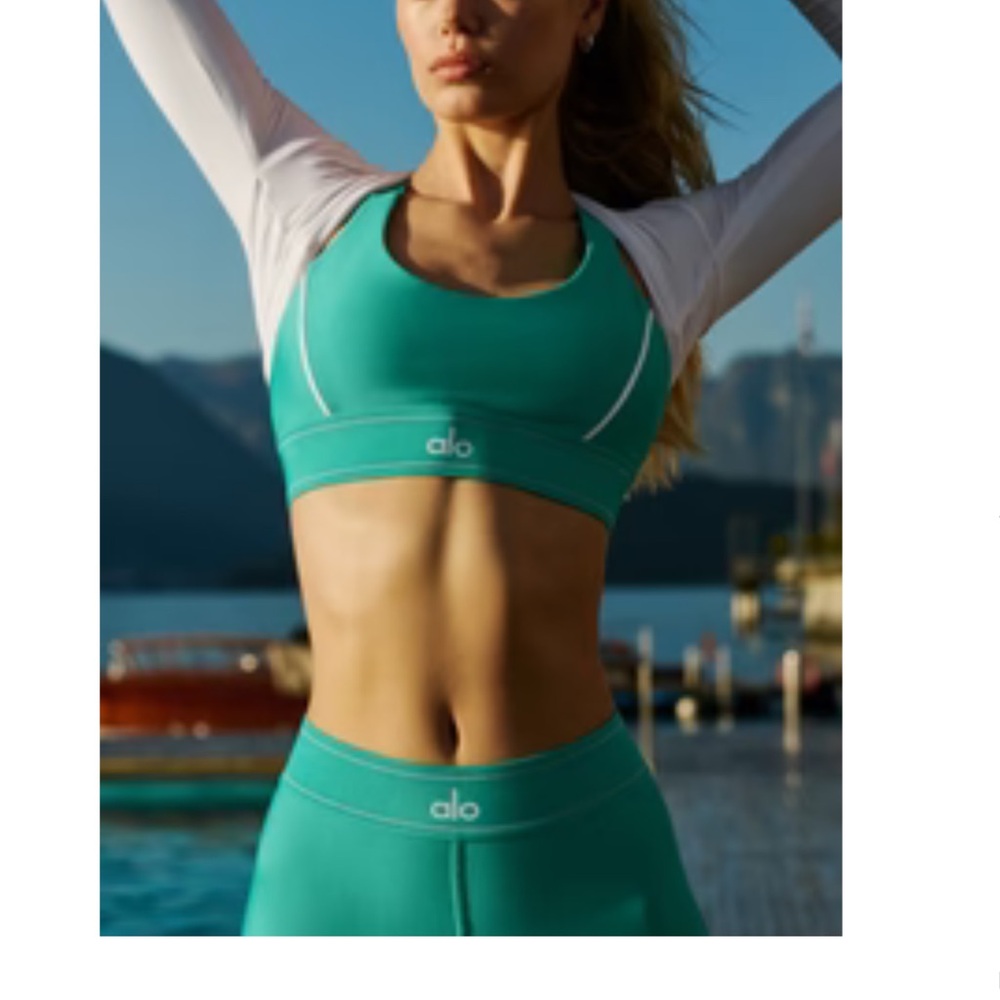 ALO Yoga Airlift Suit Up Bra Spruce Green